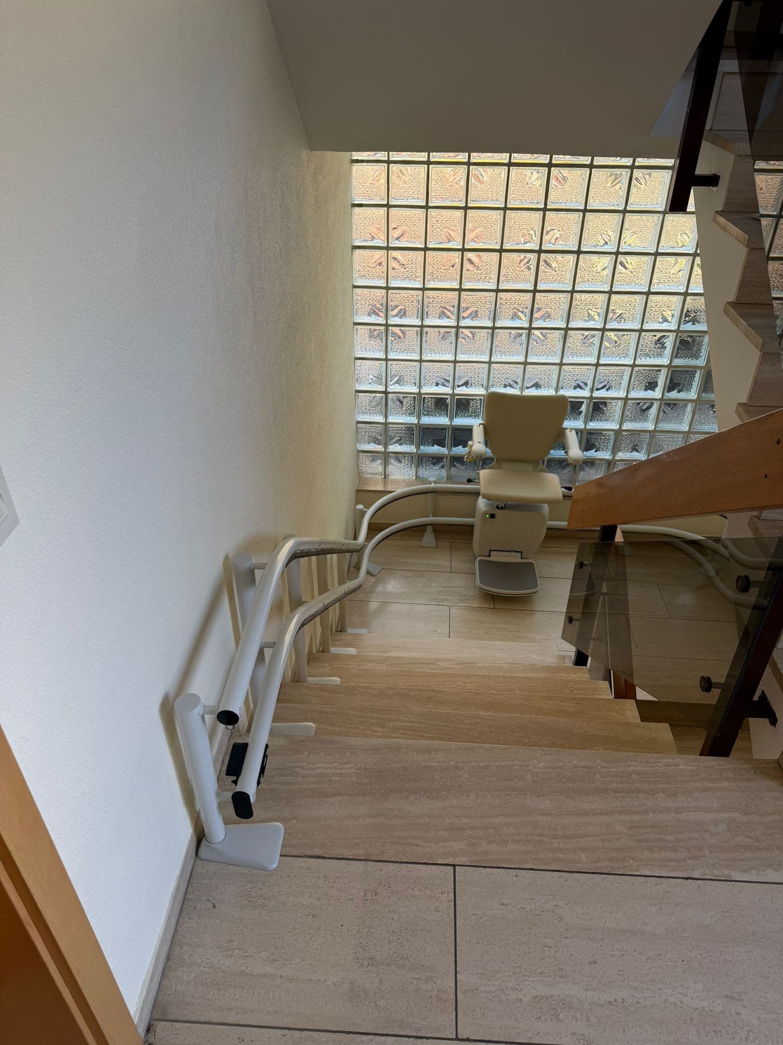 Kurven-Treppenlift